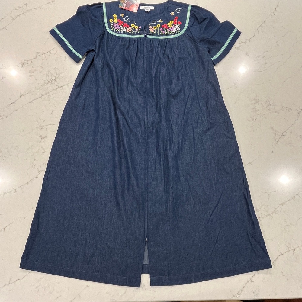 Go Softly NEW Cotton Chambray Patio House Dress S Muumuu Embroidered Floral‎ Bee